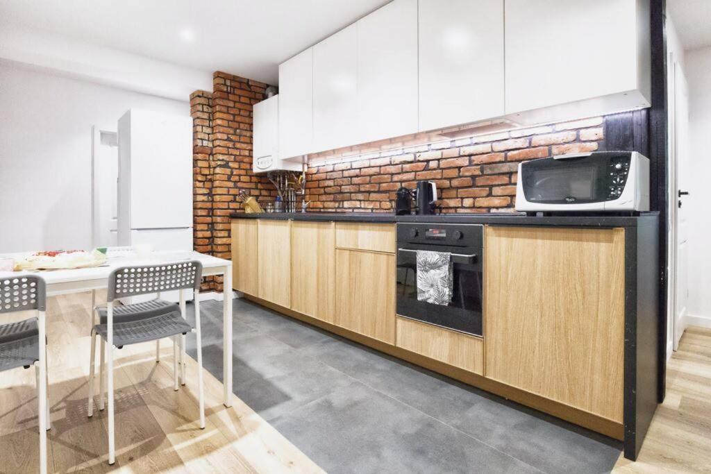 Archirent Apartament Warynskiego กดัญสก์ ภายนอก รูปภาพ